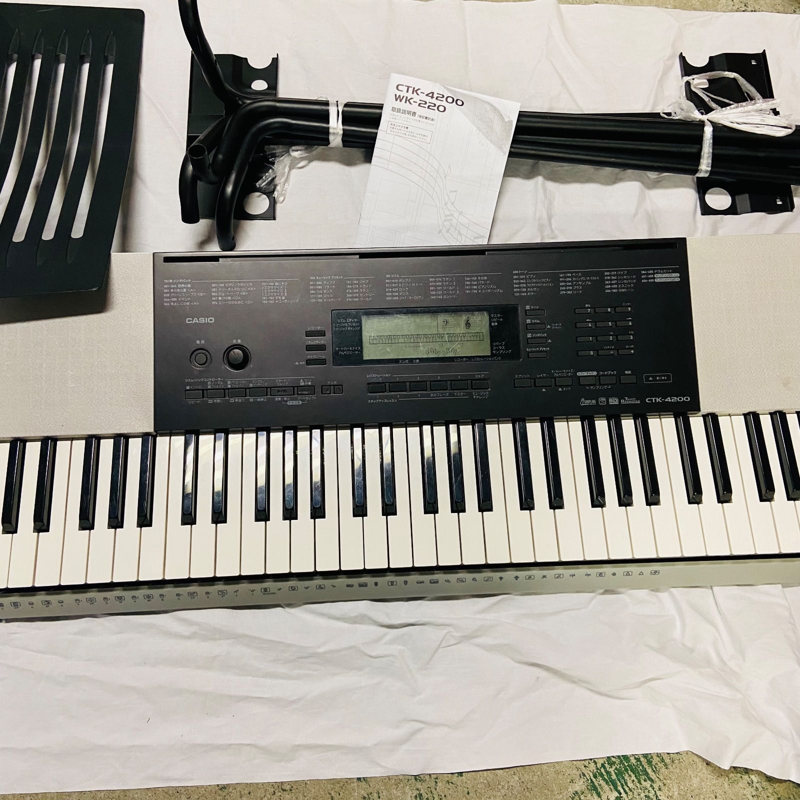 12h14. CASIO カシオ CTK-4200 電子キーボード 譜面台付き