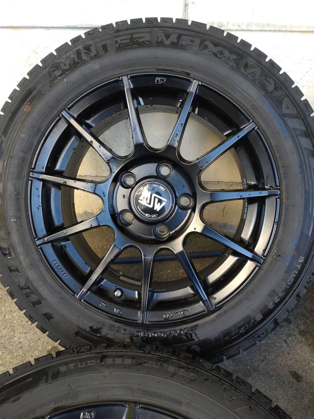 BMW 3シリーズ OZ MSW 85 ブラック 16 7 5 J 35 PCD 120 H ＆ ダンロップ 205 60 R 4本