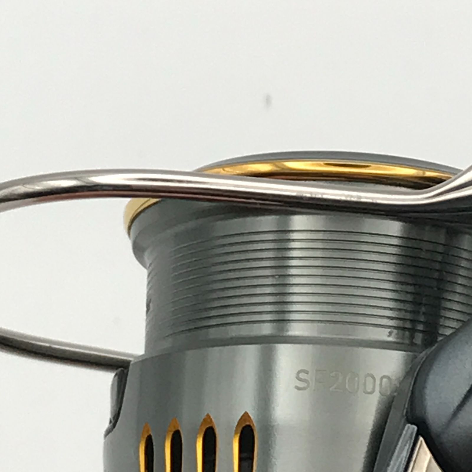  城東73-145 DAIWA ダイワ 23 エアリティ -H スピニングリール リール