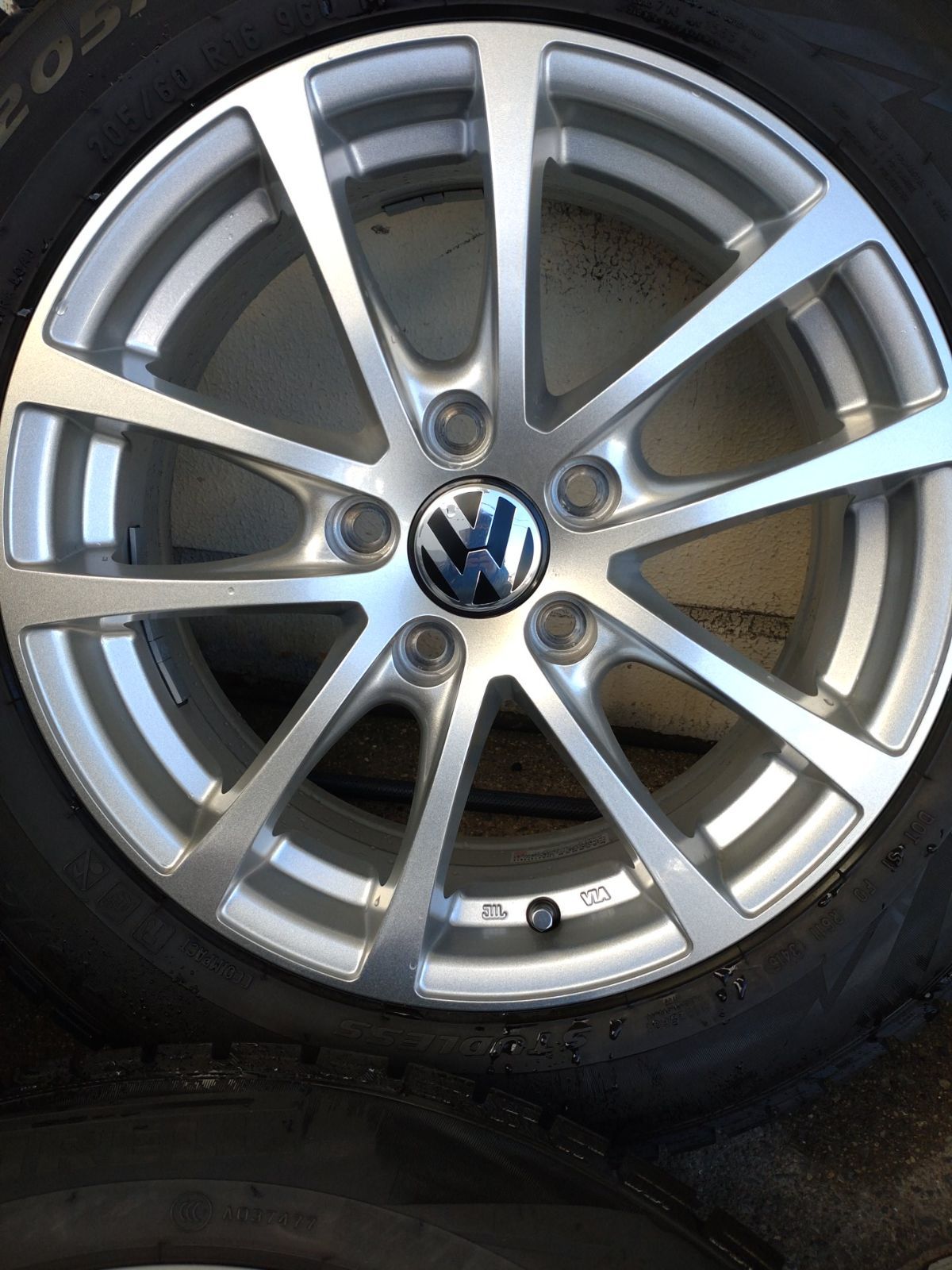 VW フォルクスワーゲン トゥーラン 社外 ユーロデザイン 16 6 5 J 45 PCD 112 H ＆ピレリ ICE 205 60 R 4本