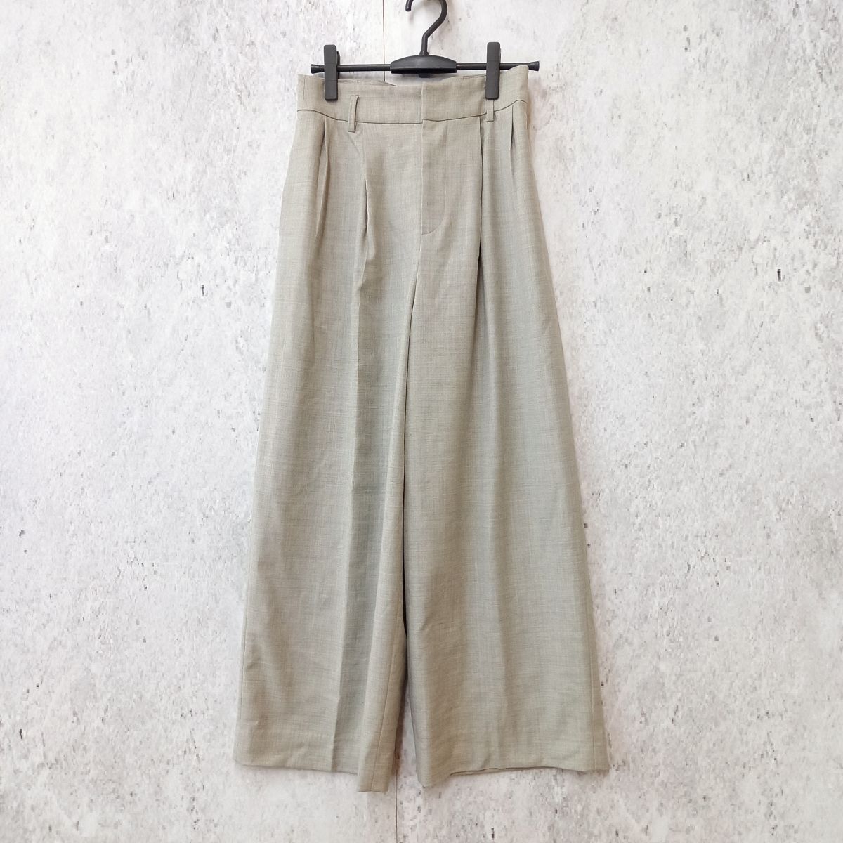 SACRA サクラ ウールレーヨンワイドパンツ スラックス ストレート タック センタープレス ライトグレー Mサイズ 〇