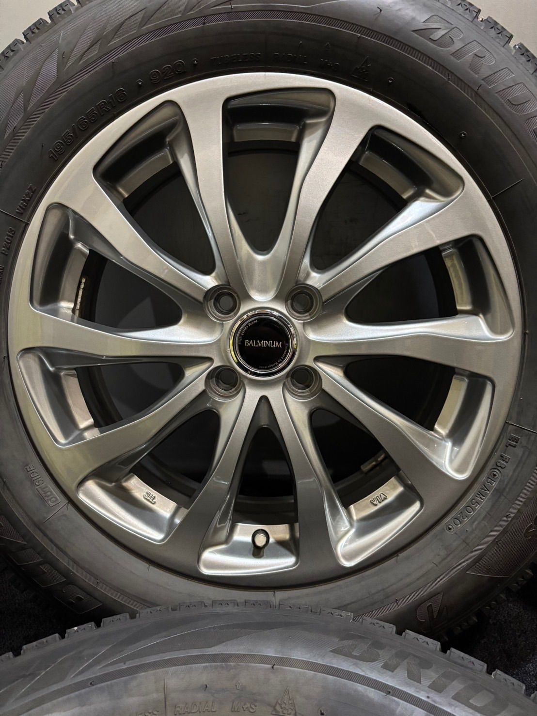 195 65 R 16 VRX 2 20年製 16インチ 6 J 40 100 4 H スタッドレス 4本 ライズ ロッキー 南6 L 32