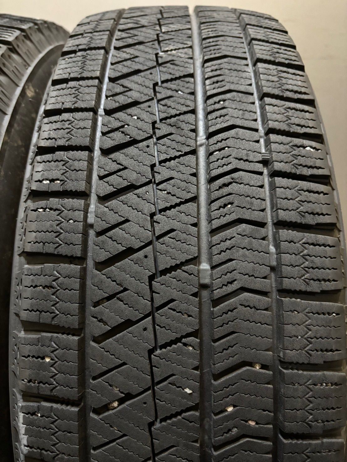  195 65 R 16 VRX 2 20年製 16インチ 6 J 40 100 4 H スタッドレス 4本 ライズ ロッキー 南6 L 32 16インチ タイヤ ホイールセット