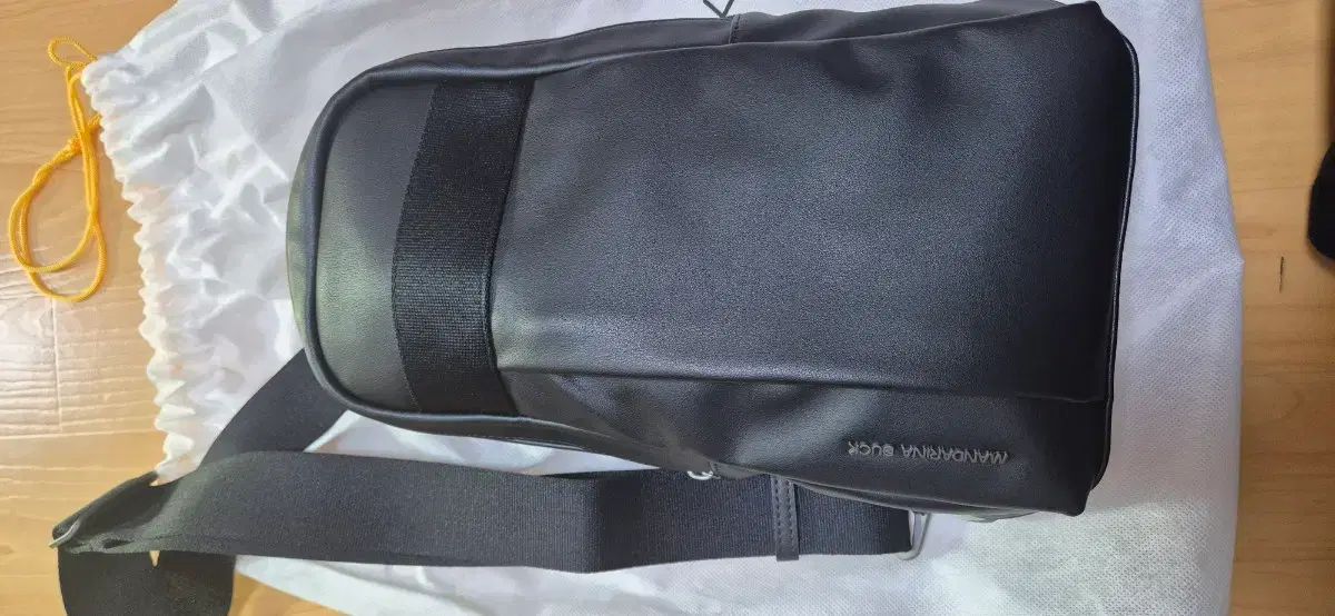 マンダリナダック バッグクロス NOMAD