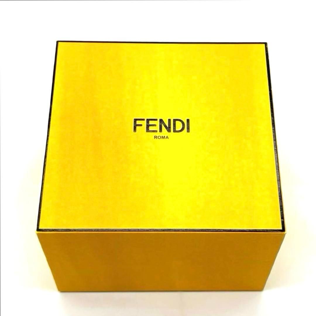 FENDI フェンディ