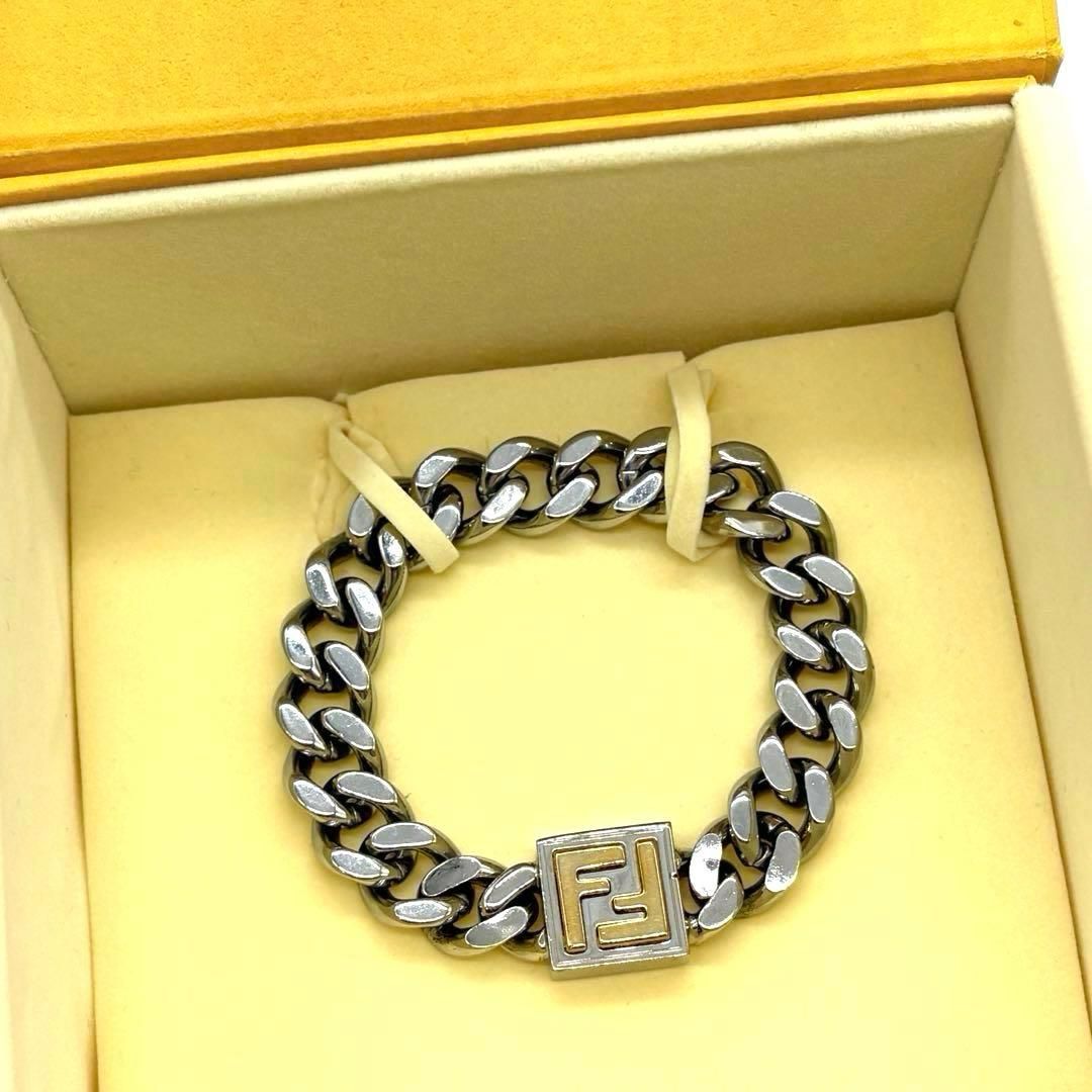 正規品 FENDI フェンディ FFロゴ メタルチェーン 人気モデル