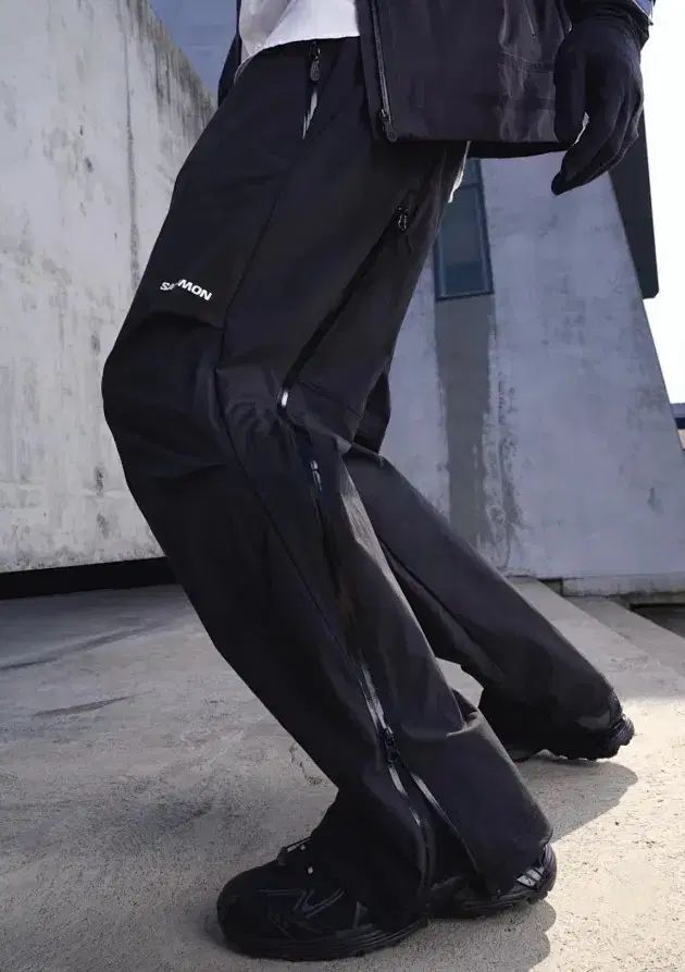 SALOMON サロモン ブラック ジッパー トレーナー ズボン スレートパンツ