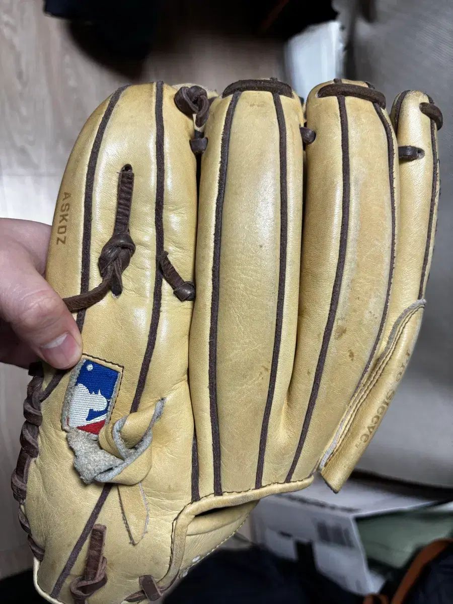 ウィルソン a 2000 b 2-bL 11 75インチ グローブ 李承燁 イ スンヨプ サインボール