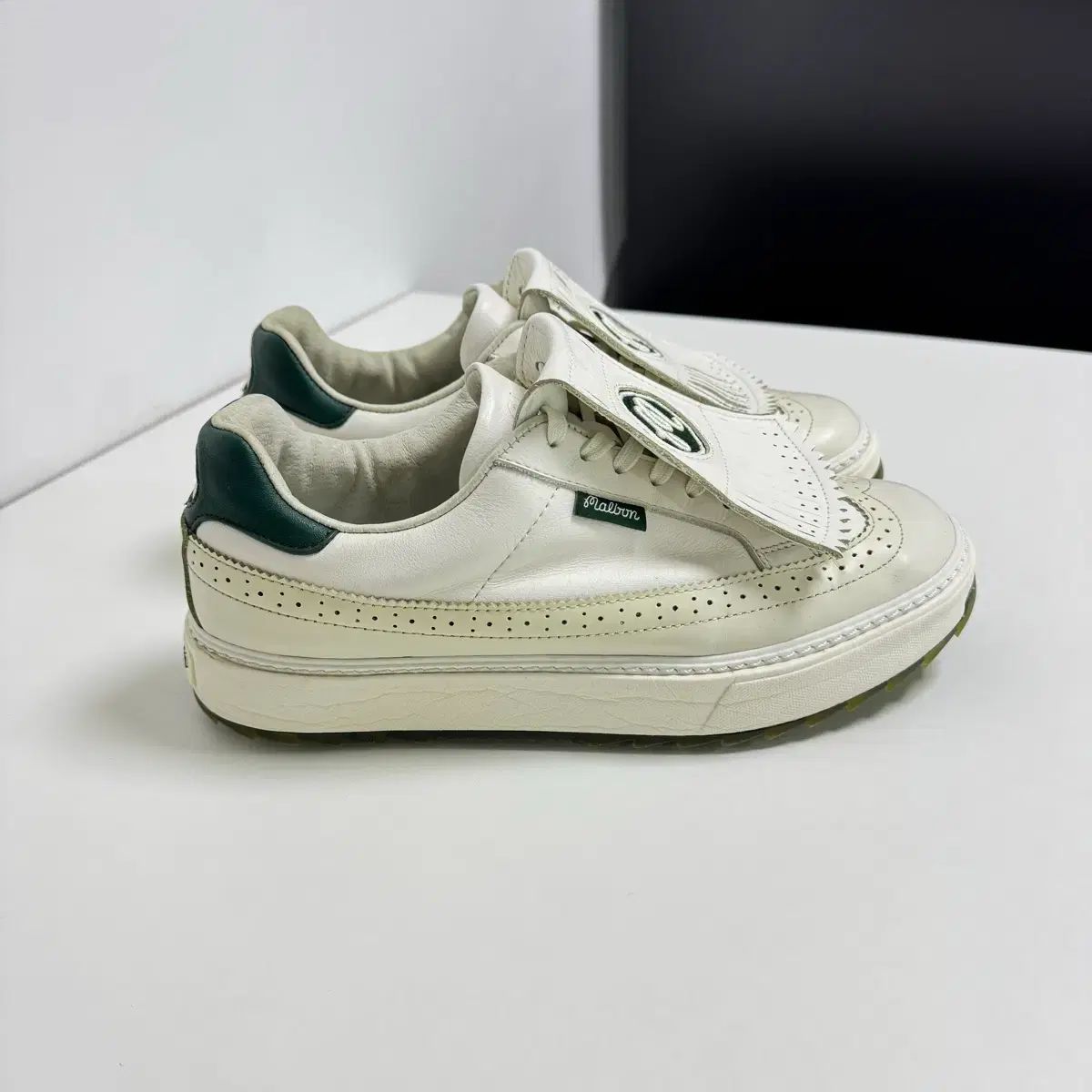 ゴルフシューズ