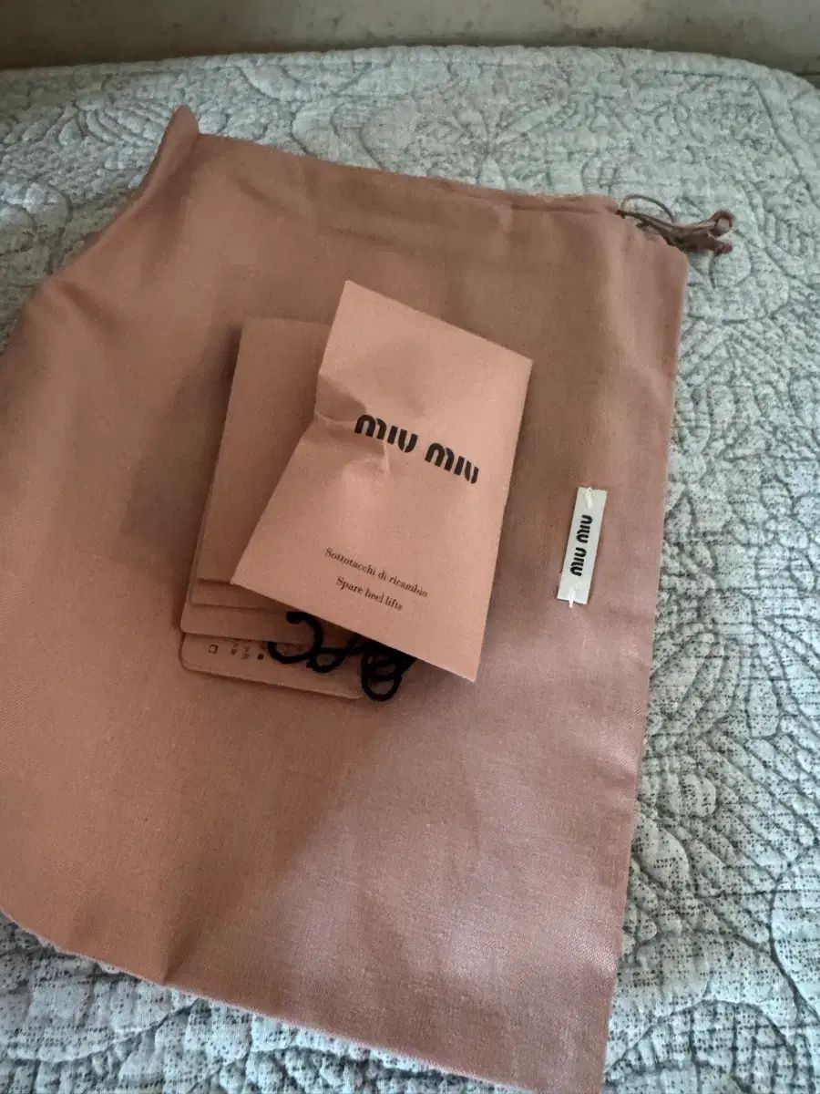 クリスタル サンダル