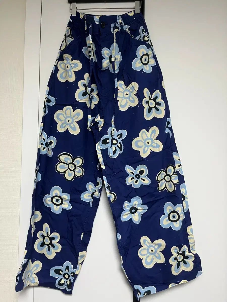 ユニクロ マルニ フラワー パンツ M