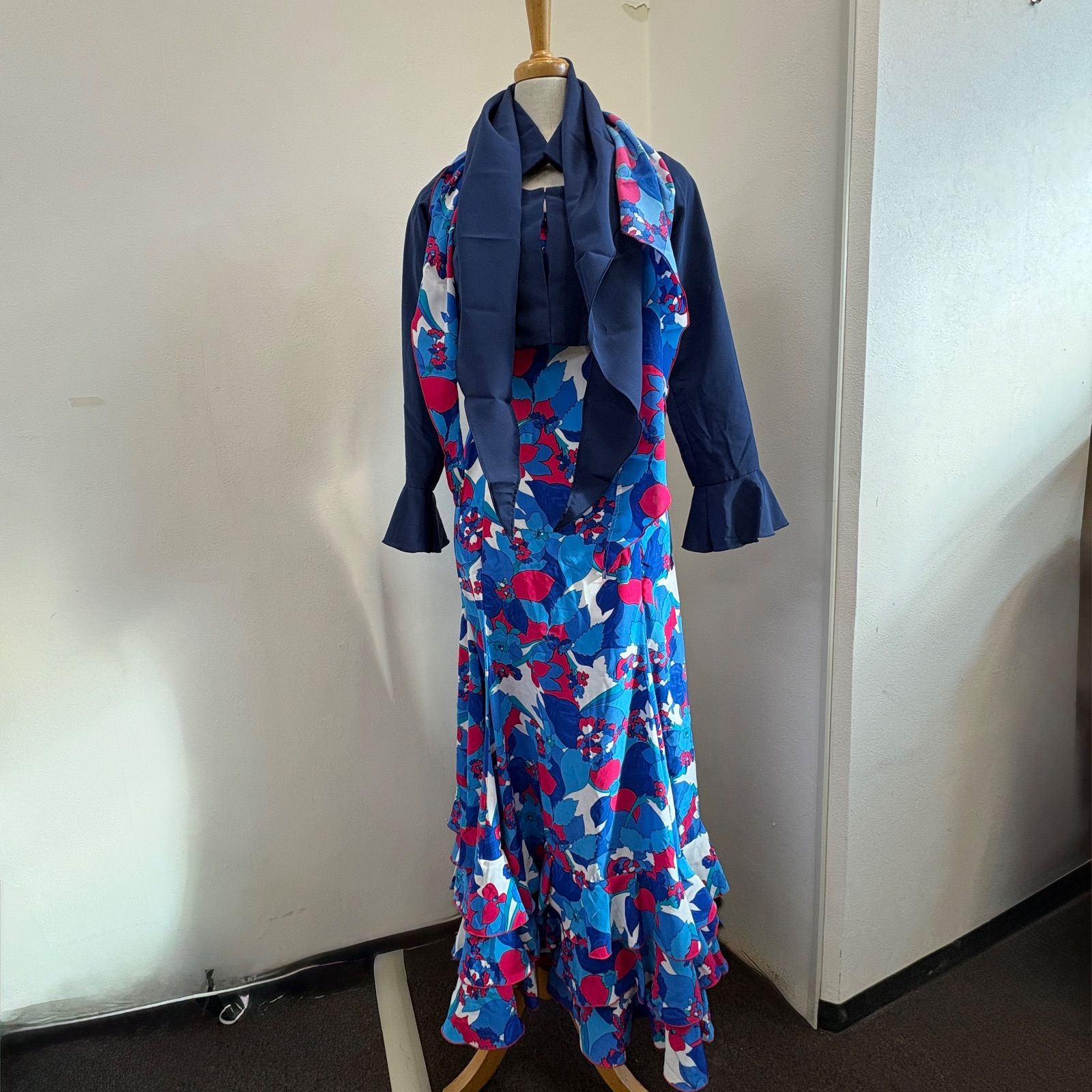 フラメンコ衣装 セットアップ 花柄 フリル ワンピース ピンク ブルー ネイビー 長袖 スカーフ付き