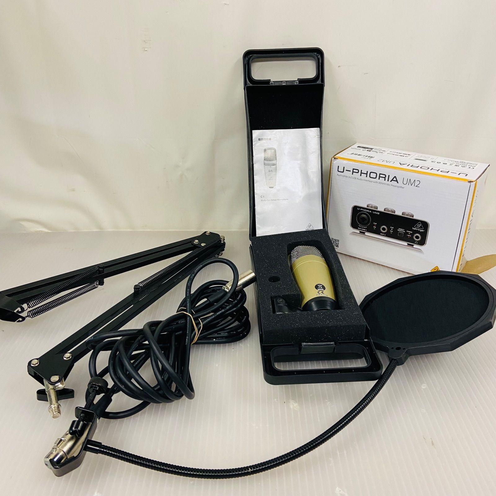 12h15. BEHRINGER UM2 オーディオインターフェイス ブラック