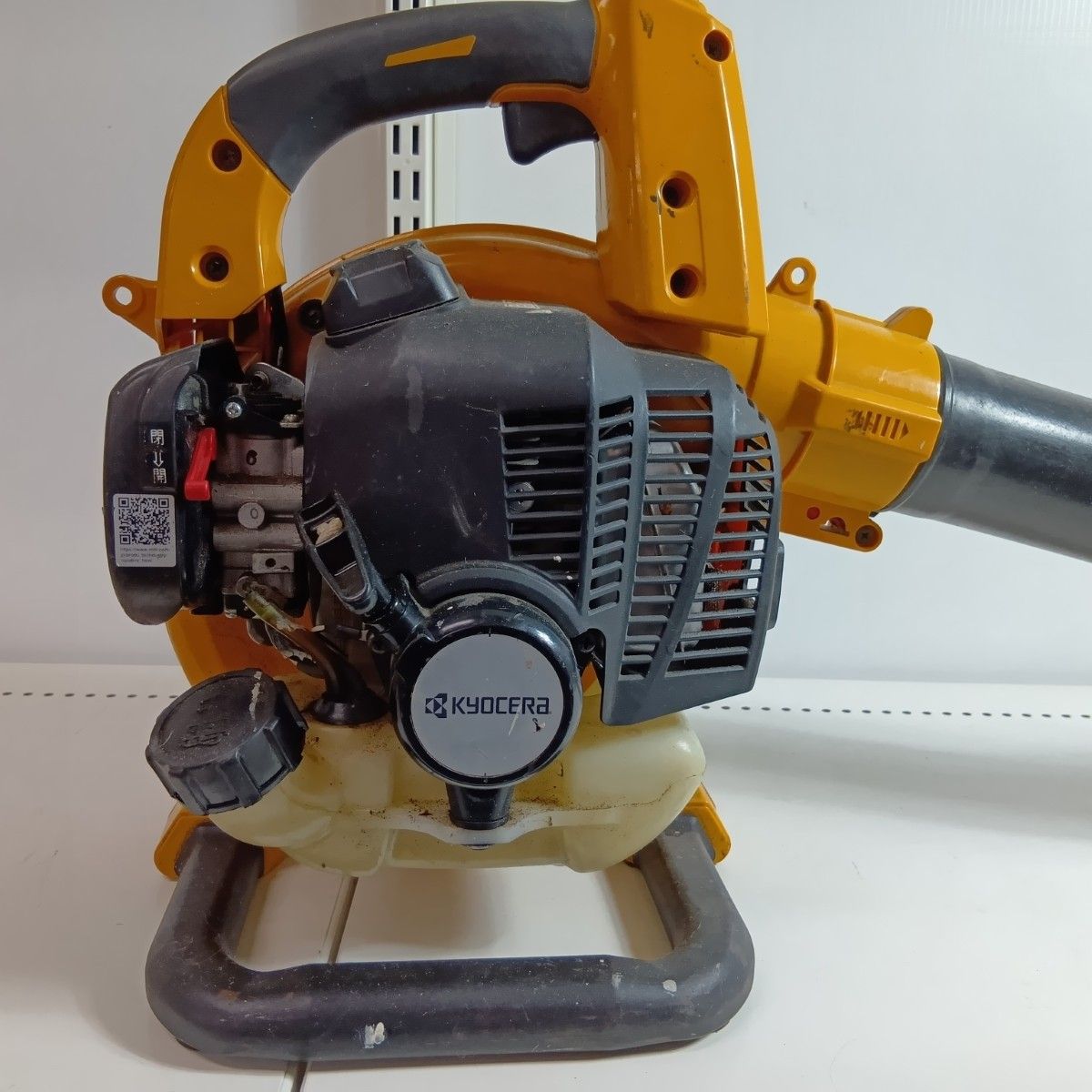  KYOCERA キョウセラ ブロワ EBLK 2100 イエロー 程度C 本体のみ 2サイクル キズ ヨゴレ有 集塵機 ブロワー 電動工具 エア工具