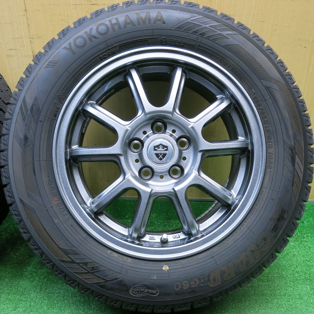 バリ溝！21年！キレイ！ほぼ10分☆プリウス 等 195/65R15 スタッドレス