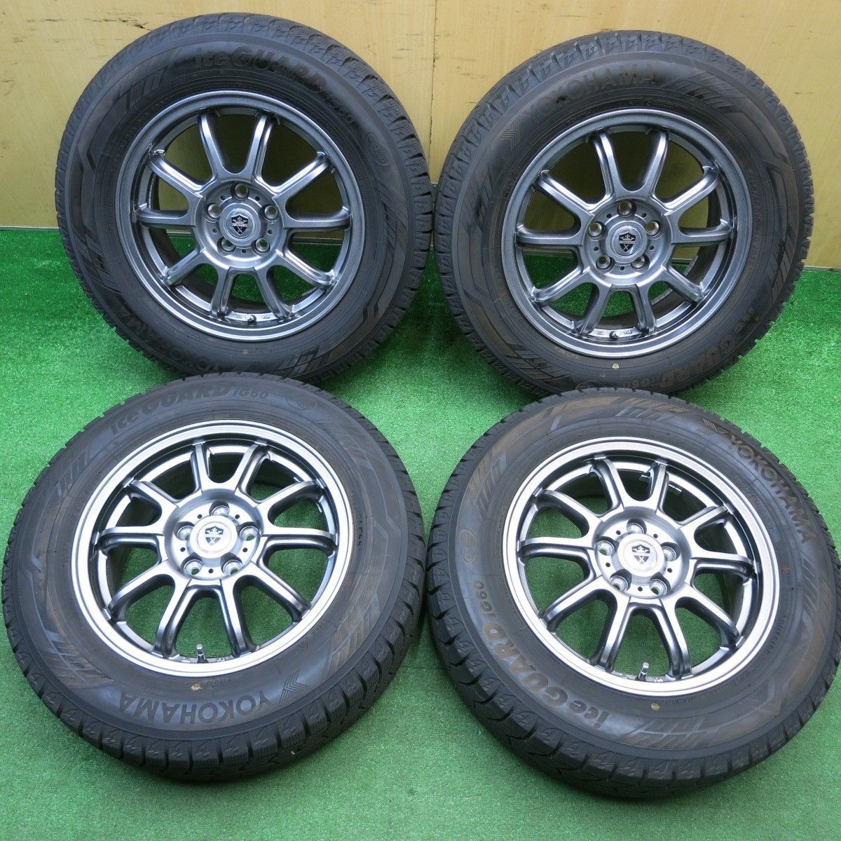 バリ溝！21年！キレイ！ほぼ10分☆プリウス 等 195/65R15 スタッドレス
