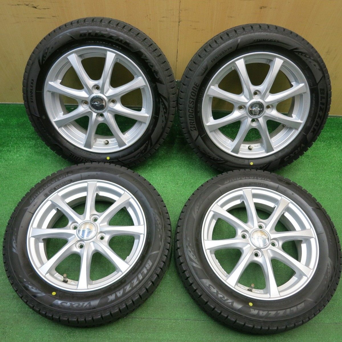 バリ溝！24年！キレイ！9.5分☆スタッドレス 155/65R14 ブリヂストン