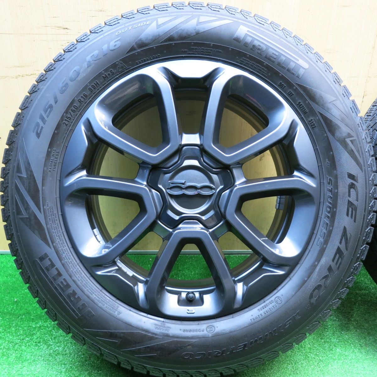  バリ溝 22年 キレイ 9分 FIAT フィアット 500 X MOPAR 215 60 R 16 スタッドレス ピレリ アイスゼロ アシンメトリコ 16インチ PCD 110 5 H ス 16インチ タイヤ ホイールセット
