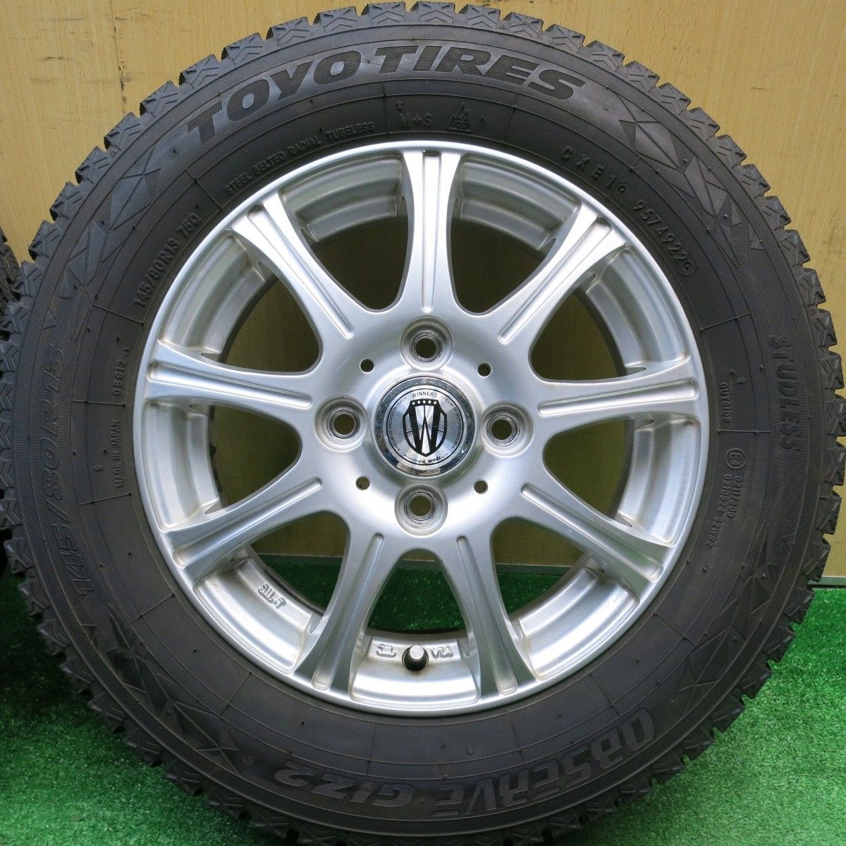 バリ溝 22年 9 5分以上 スタッドレス 145 80 R 13 トーヨー オブザーブ GIZ 2 WINNERS ウィナーズ 13インチ PCD 100 4 H ス