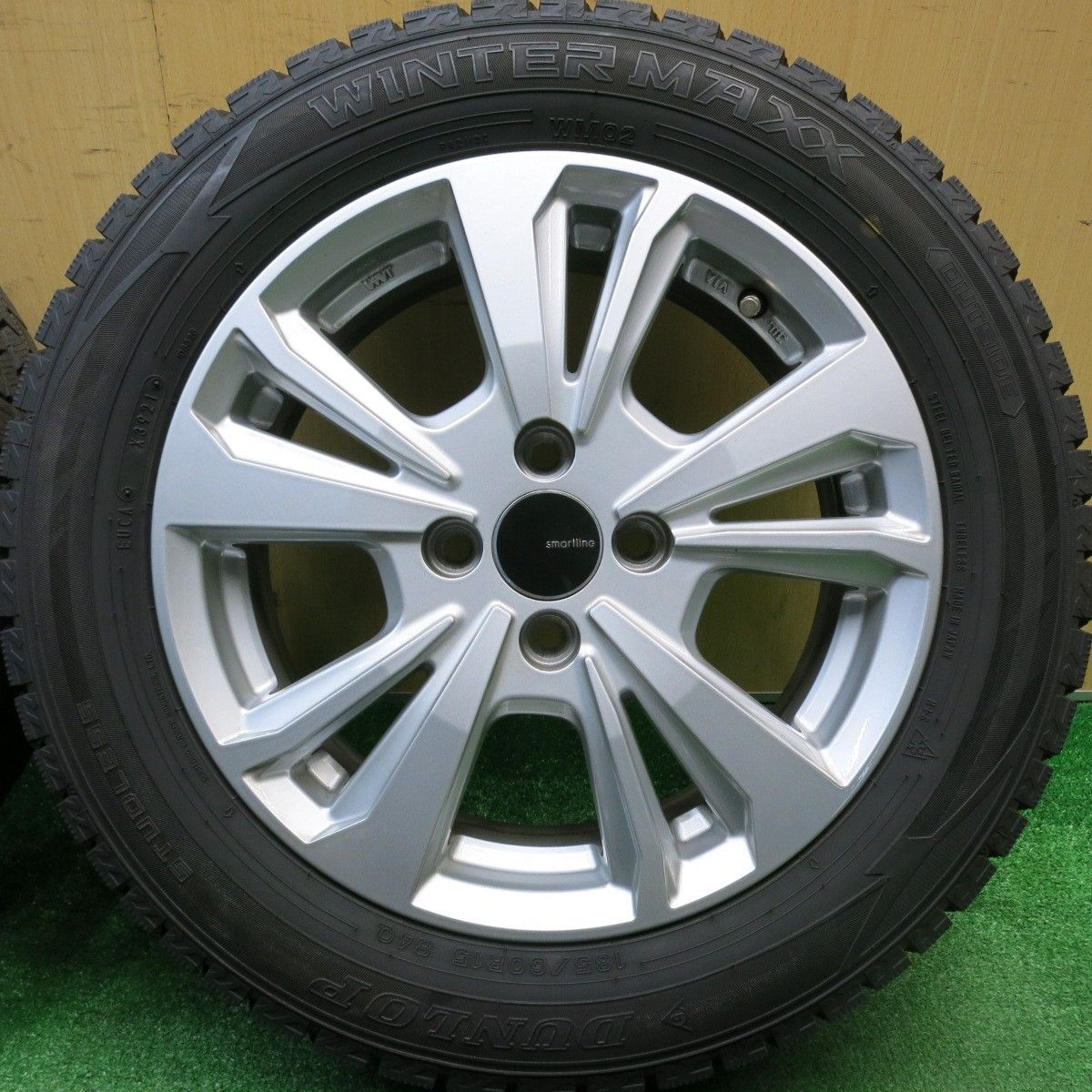バリ溝 21年 キレイ 9分 トゥインゴ スマート フォーツー 等 smartline 365 165 65 R 15 185 60 スタッドレス ダンロップ ウインターマックス WM 02 スマートライン 15インチ PCD 100 4 H ス