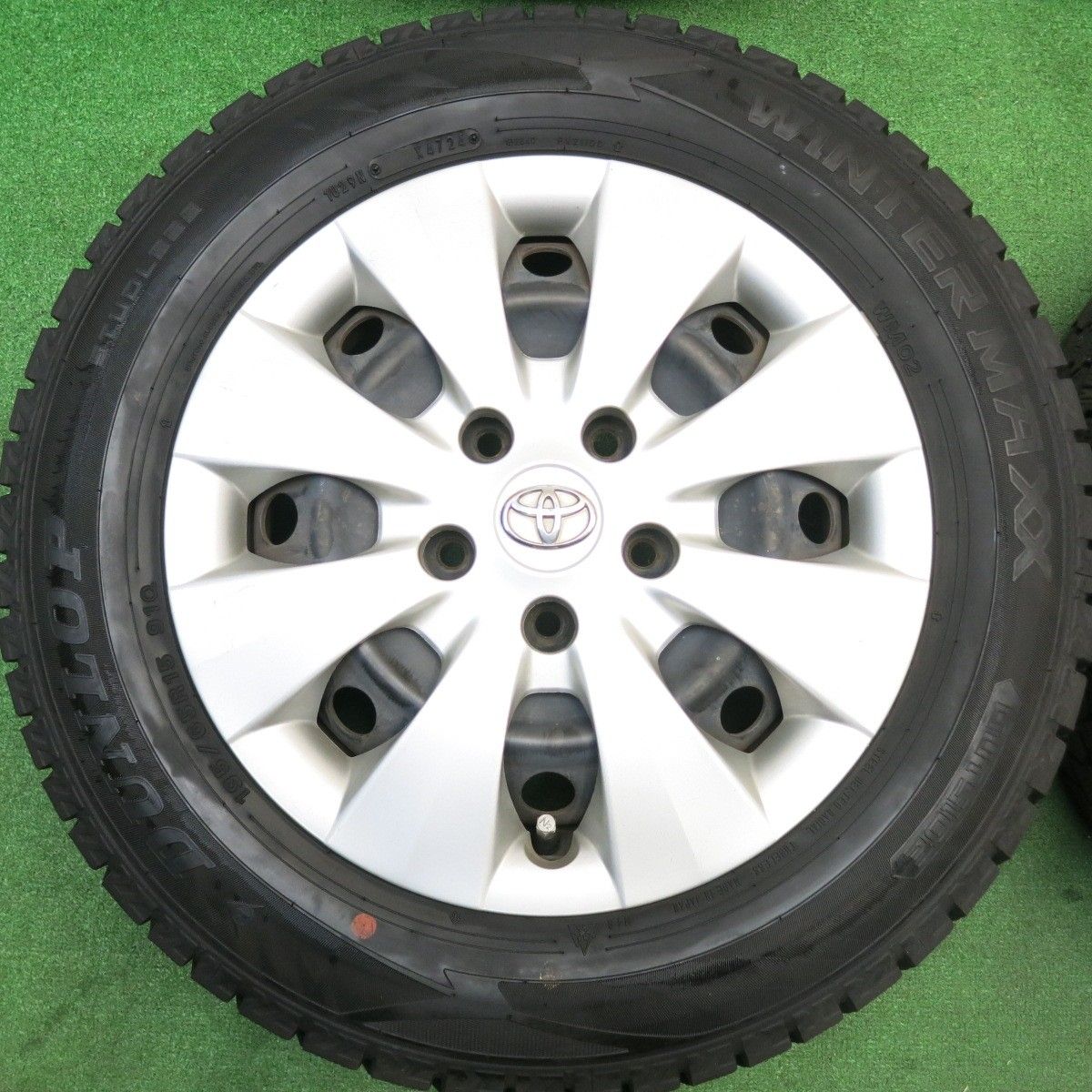  バリ溝 24年 9 5分以上 トヨタ 70系 ノア ヴォクシー 195 65 R 15 スタッドレス ダンロップ ウインターマックス WM 02 15インチ PCD 114 3 5 H ス 15インチ タイヤ ホイールセット