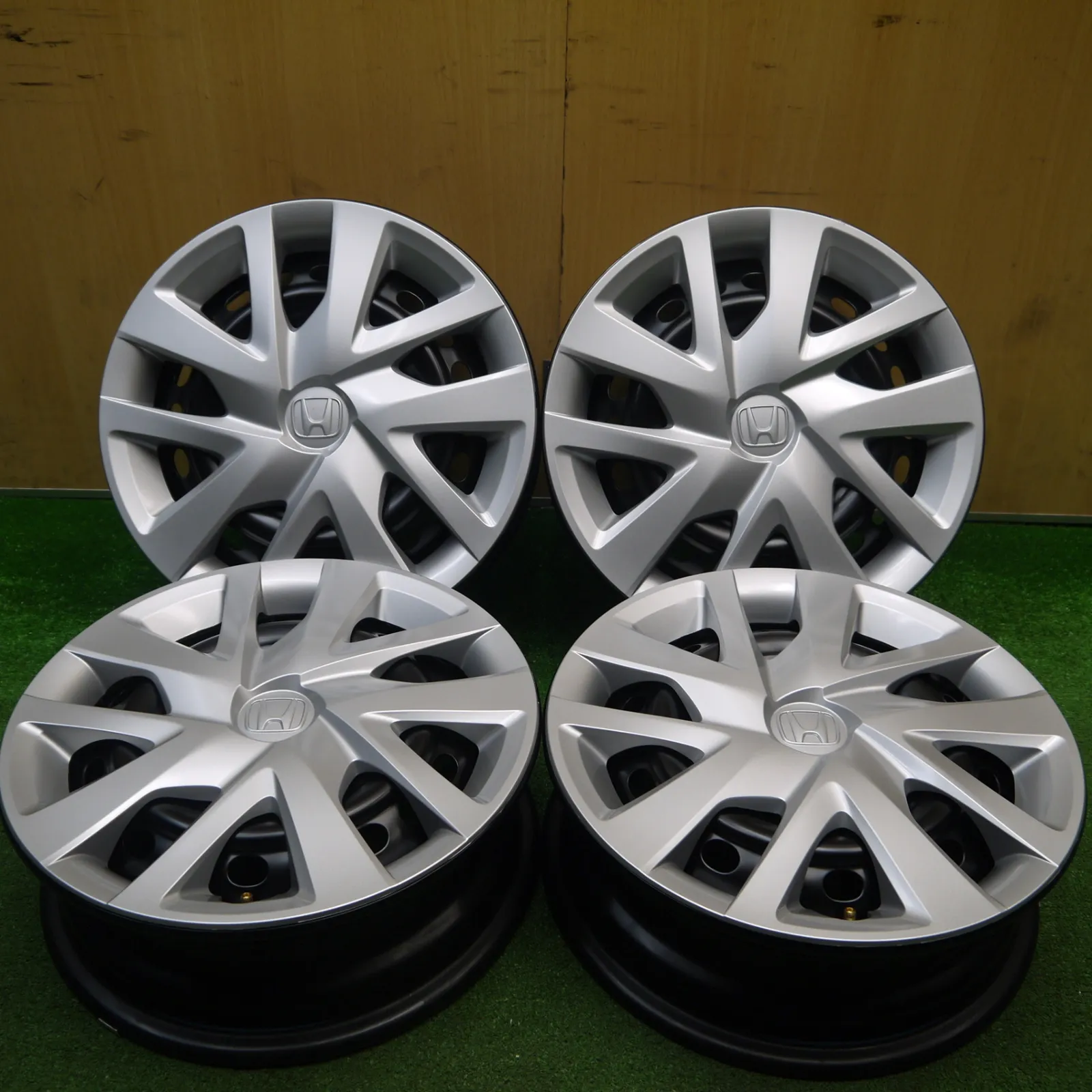 2026年最新】新車外し タイヤ NBOXの人気アイテム - メルカリ