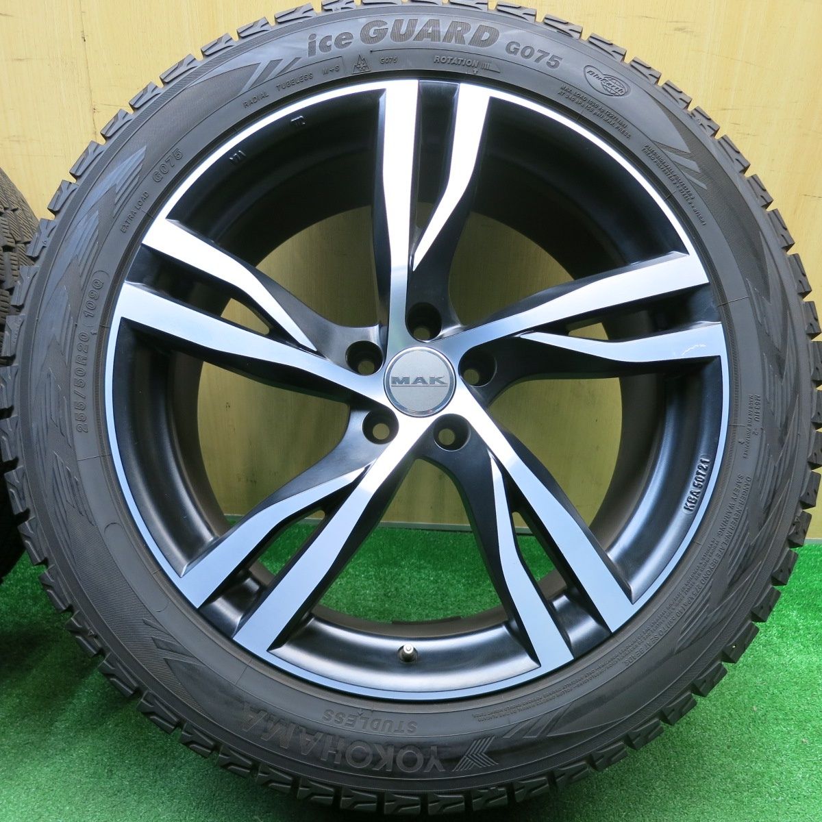 バリ溝 23年 キレイ 9 5分 ジャガー F PACE 等 MAK 255 50 R 20 スタッドレス ヨコハマ アイスガード G 075 ストックホルム 20インチ PCD 108 5 H ス