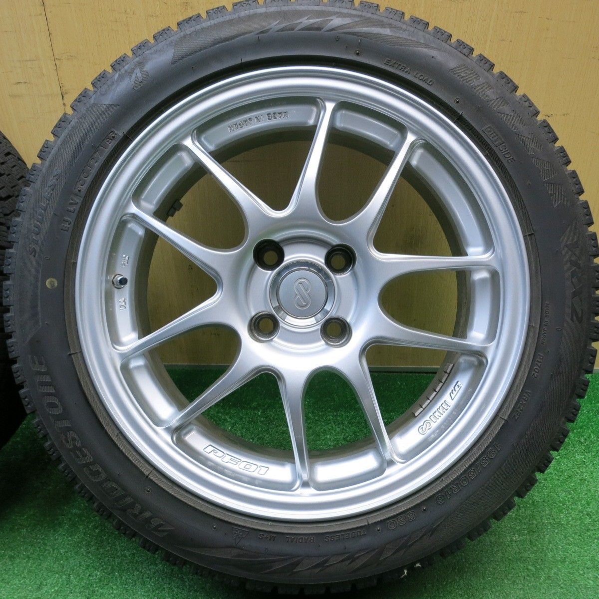 バリ溝 キレイ 9分スタッドレス ENKEI PF 01 195 50 R 16 ブリヂストン ブリザック VRX 2 エンケイ 16インチ PCD 100 4 H ス