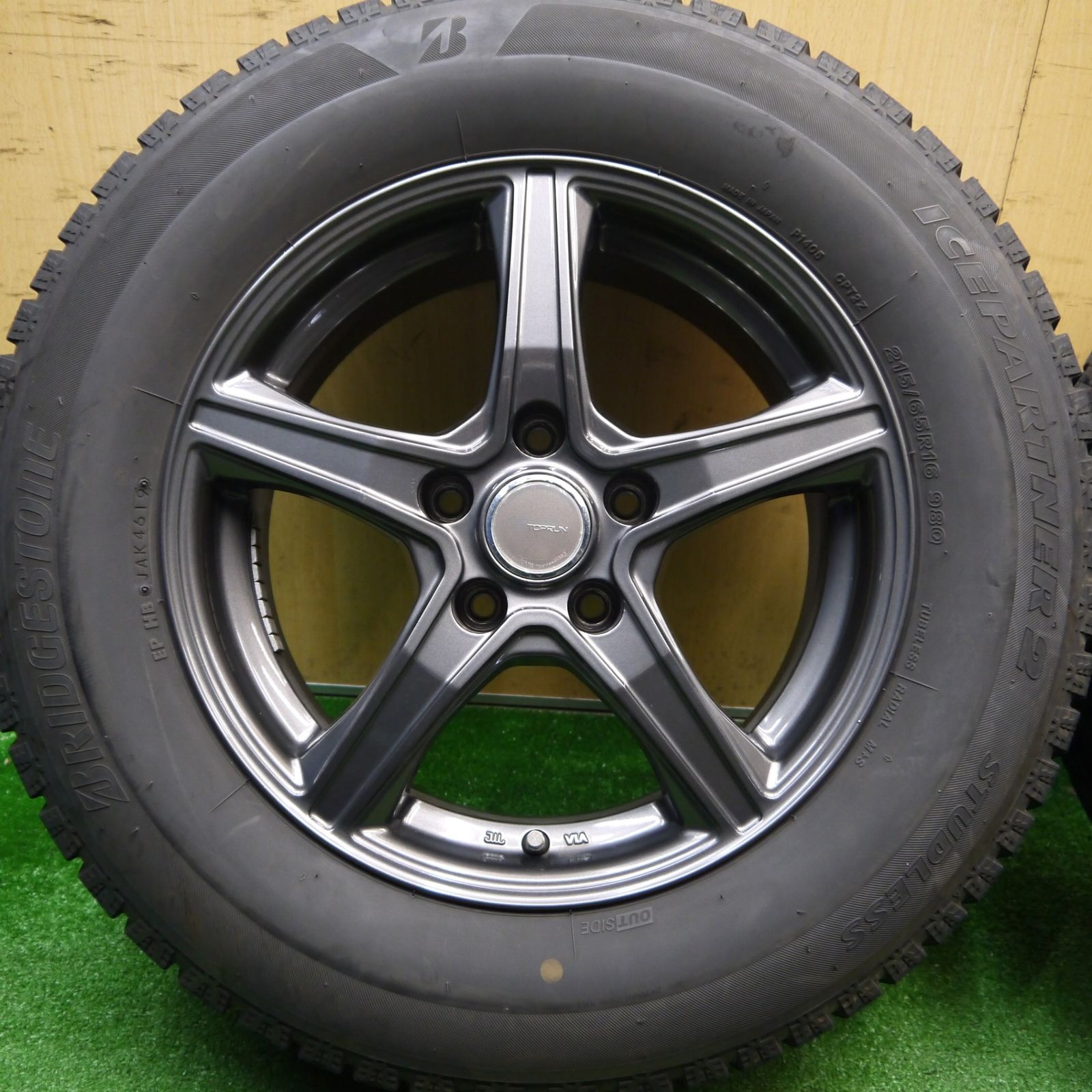 バリ溝 キレイ 9分 スタッドレス 215 65 R 16 ブリヂストン アイスパートナー2 TOPRUN トップラン 16インチ PCD 114 3 5 H ス