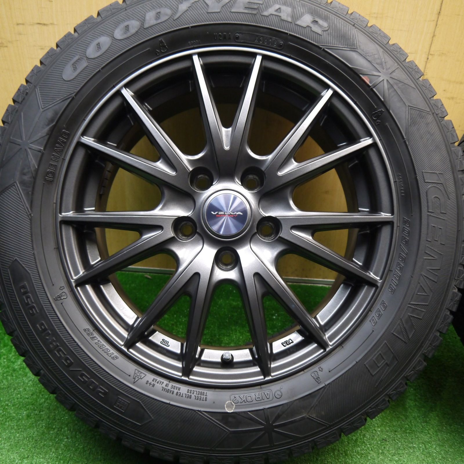 キレイ スタッドレス 205 65 R 16 グッドイヤー アイスナビ6 VELVA SPORT ヴェルヴァ スポーツ 16インチ PCD 114 3 5 H ス