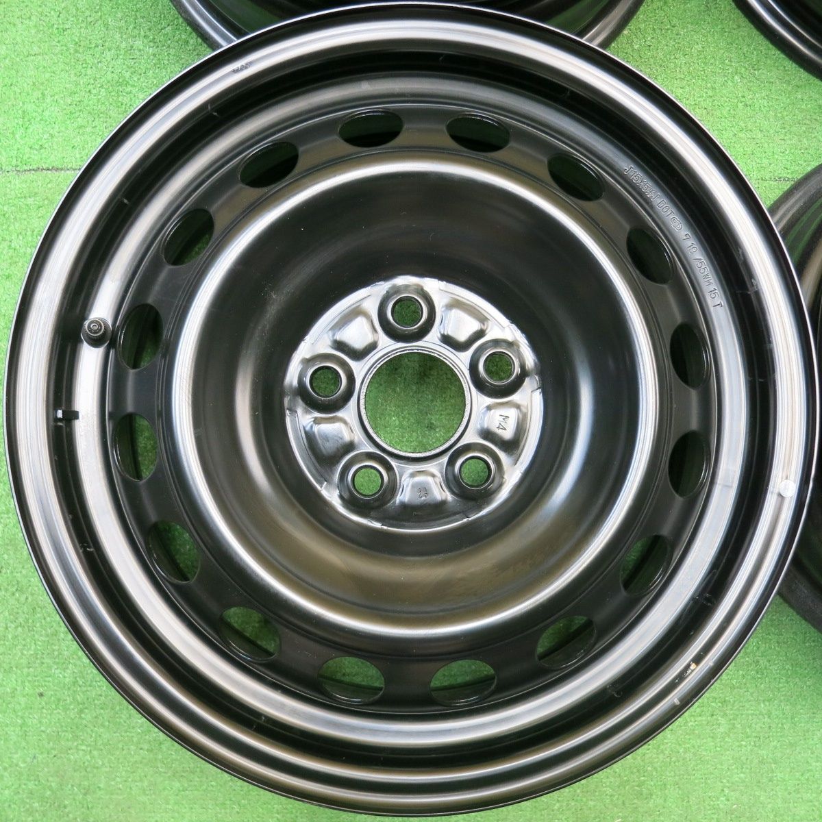 シエンタ純正スチールホイール 送料無料] 新車外し☆トヨタ シエンタ 純正 スチール ホイール 15