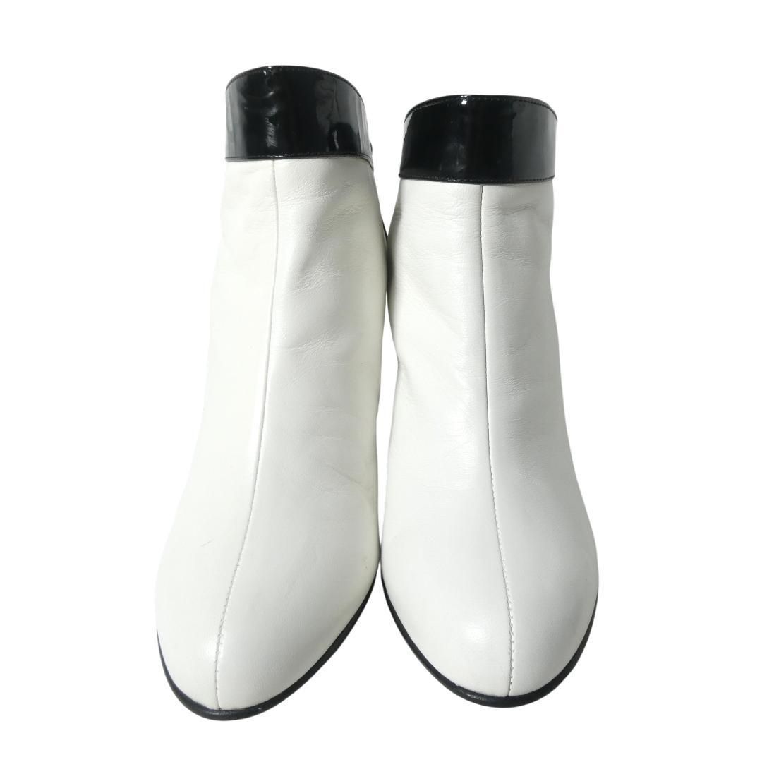 CHANEL ショートブーツ　35サイズ CHANEL シャネル サイズ36.5 約23.5cm レザー×エナメル バイカラー