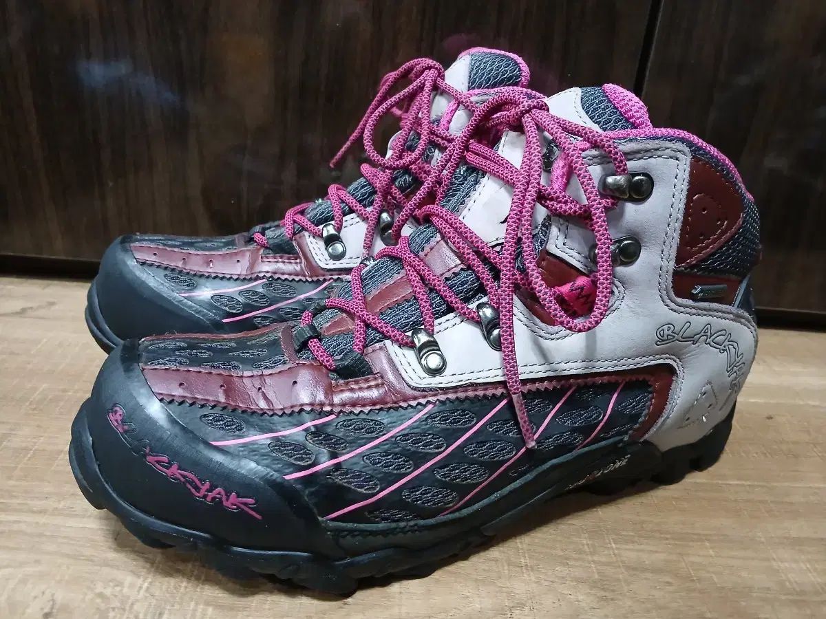 ブラックヤク レディース GORE-TEX ゴアテックス 登山靴 ピンク 255 mm