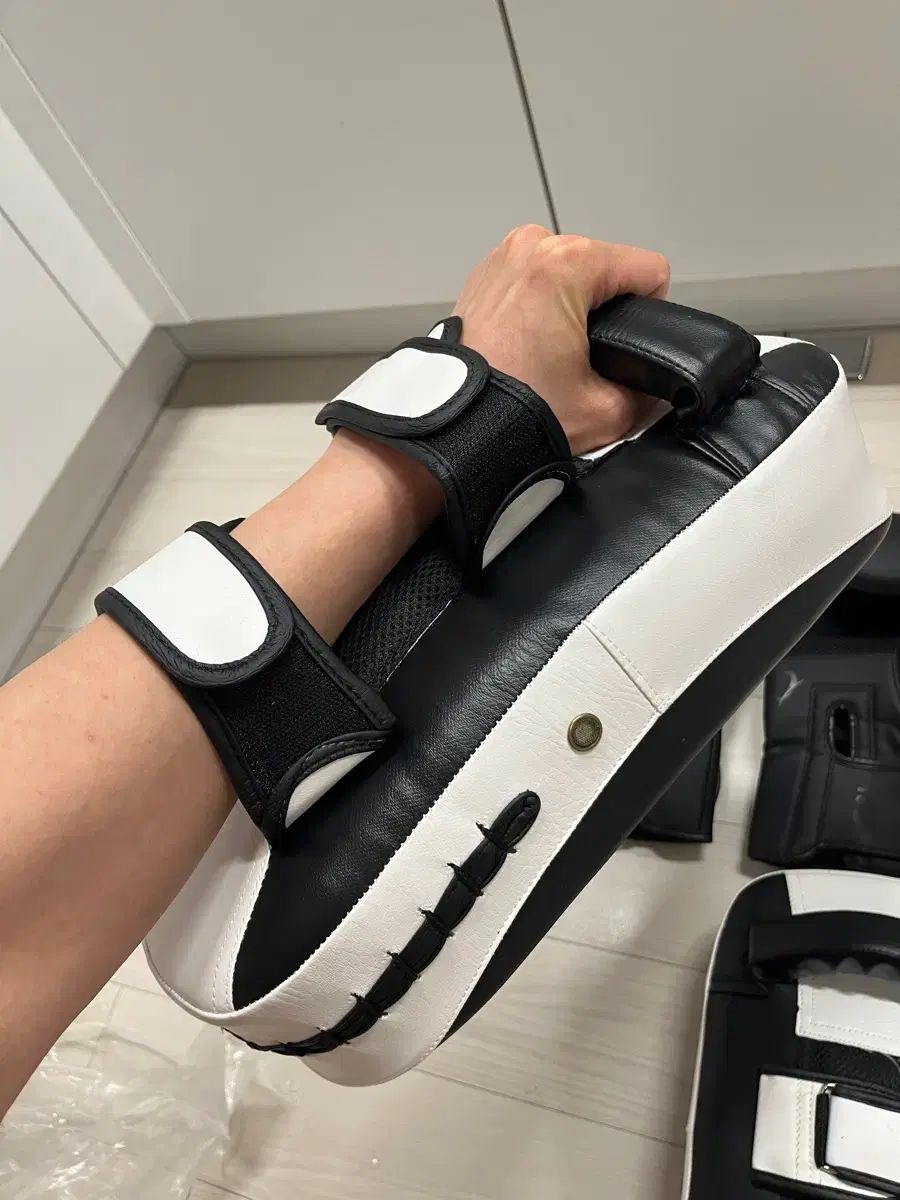  ボクシンググローブ 10 oz ムエタイ ミット その他 ボクシング