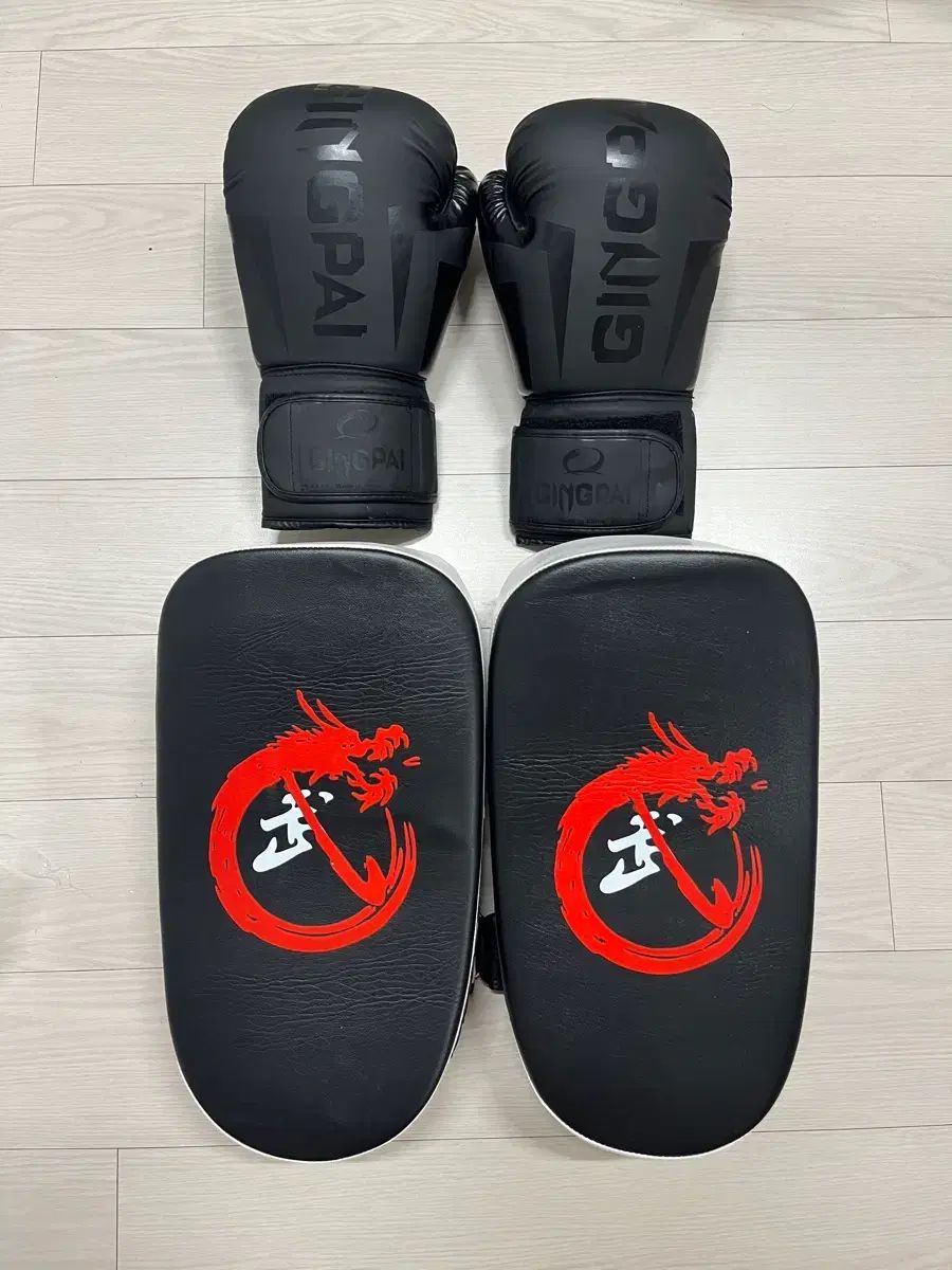 ボクシンググローブ 10 oz ムエタイ ミット