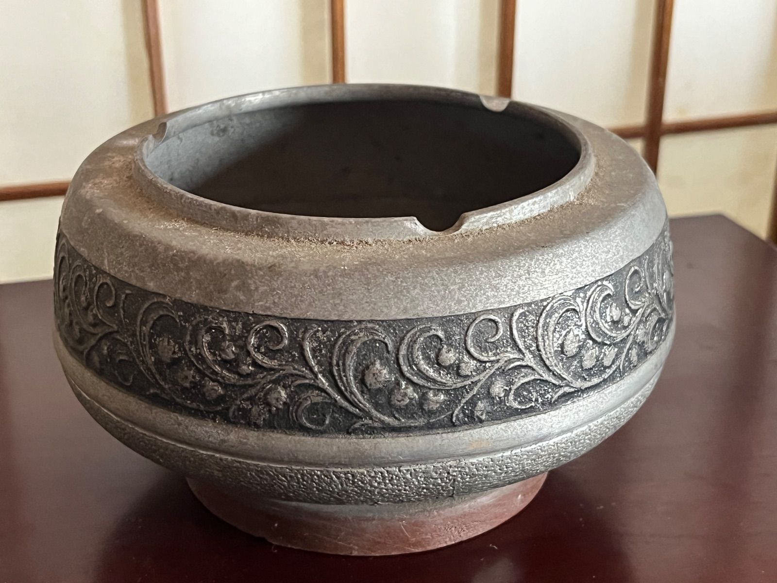 古道具 古い火鉢 アルミ製 唐草模様 昭和レトロ 時代 当時物 - メルカリ