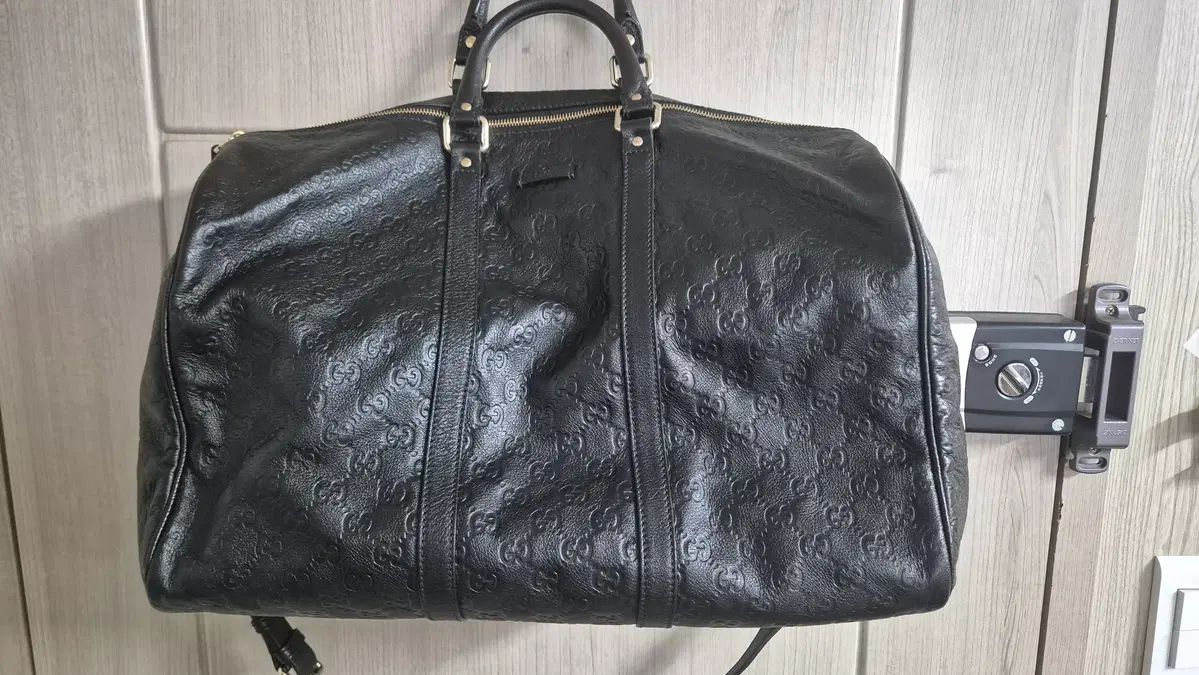 グッチ シグネチャー マイクロシマ ボストンバッグ