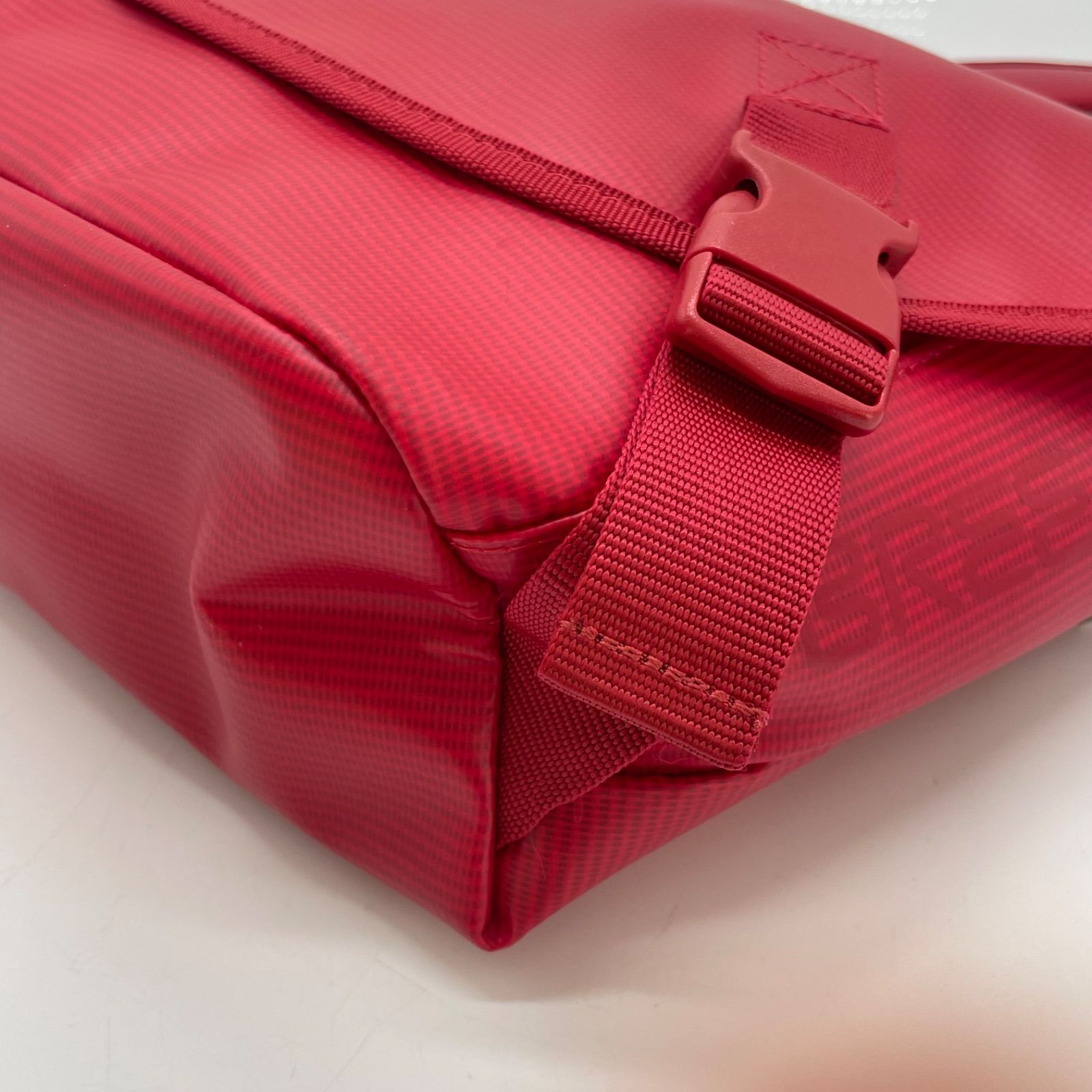 BN7048○BREE ブリー メッセンジャーバッグ ショルダーバッグ レッド系