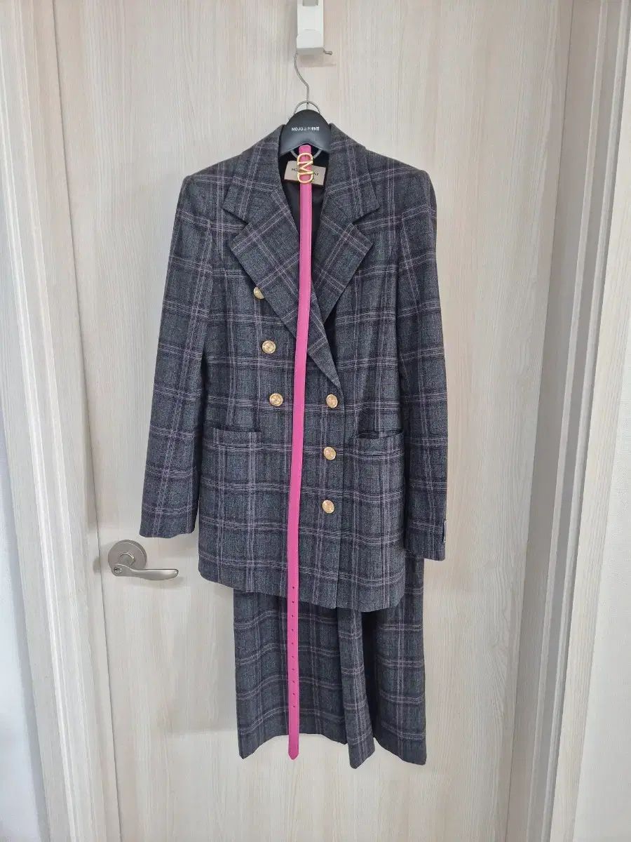 MOJO.S.PHINE モジョエスピン ピンクCHECK ゴールドピン スーツ セットアップ