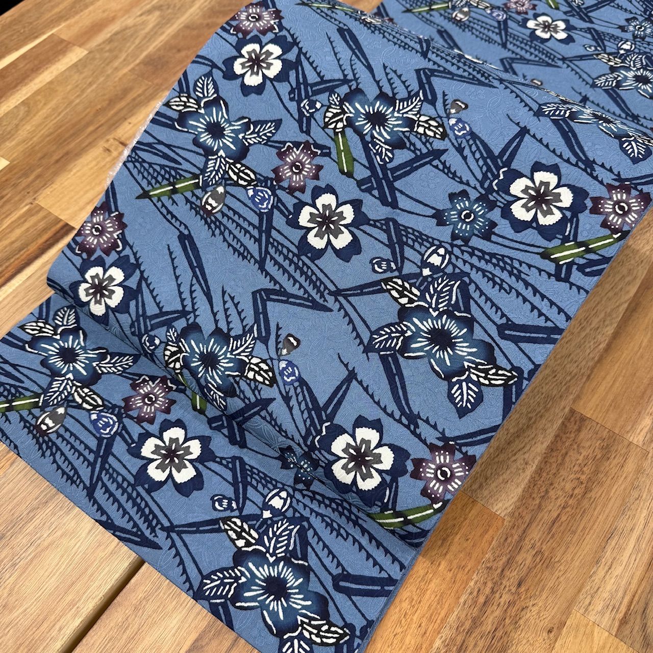 山城愛子氏作 本場琉球紅型筒描き 九寸名古屋帯 六通柄 裏地有りの開きお仕立て上がり 珍しい筒描きの