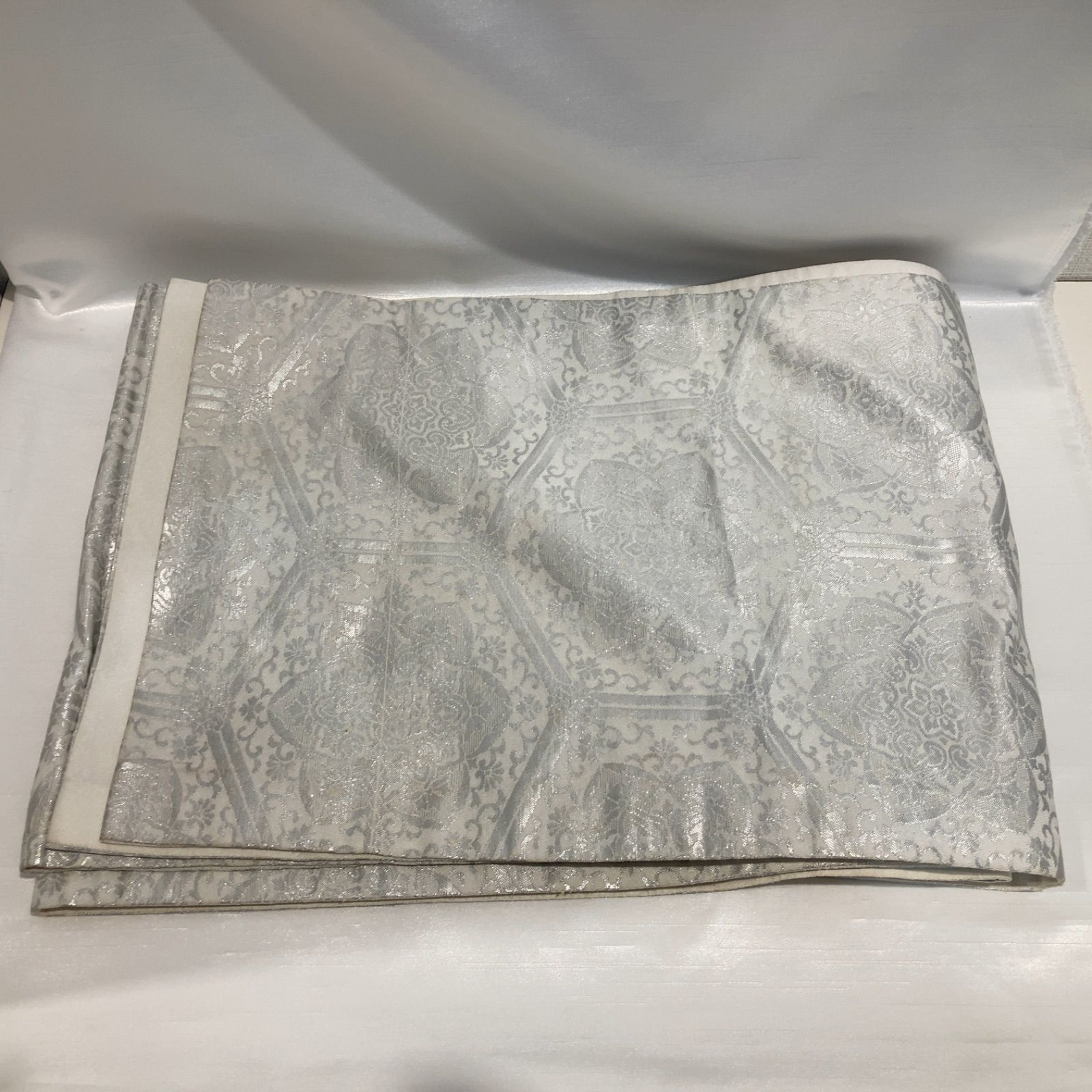 帯 単品 : 白色 シルバー系 亀甲模様 裏 :赤色 キラキラ ゴージャス