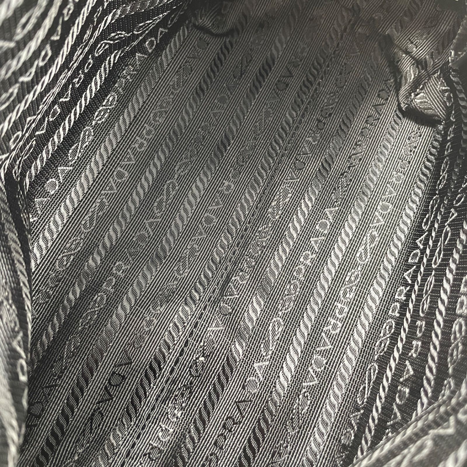 B066 【美品】PRADA プラダ ポーチ ナイロンポーチ サーフィン柄