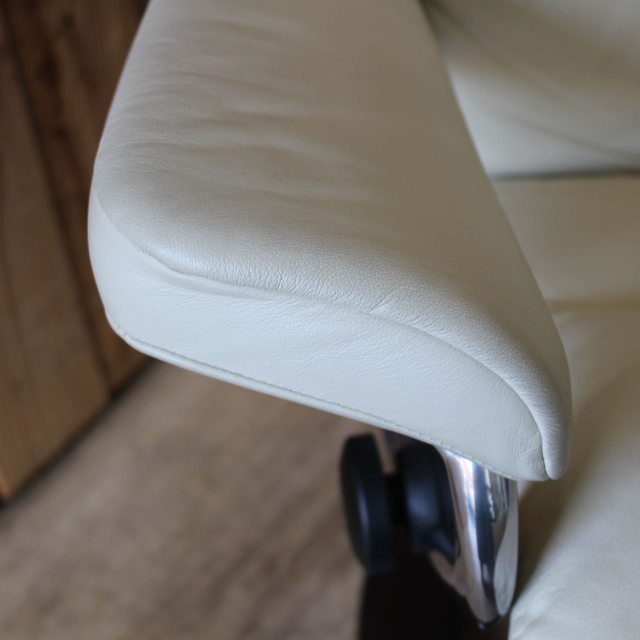 新作入荷，本物保証 269)Ekornes ストレスレスチェア Viewシグネチャー 