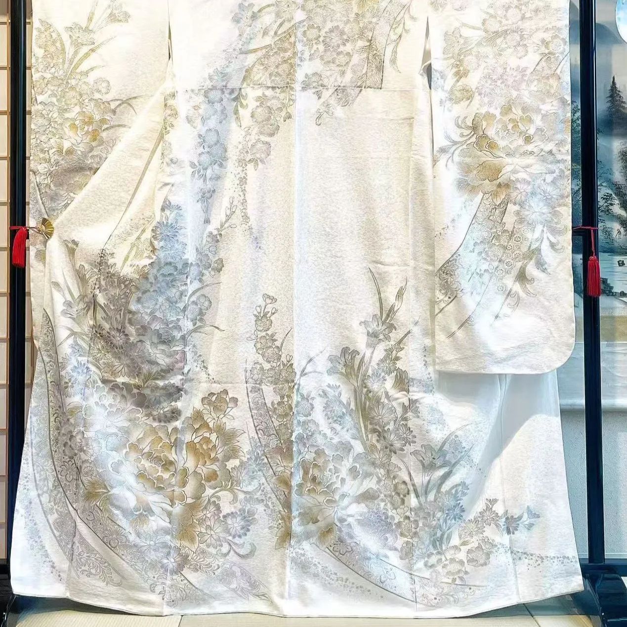 ＊新品＊高級振袖美品 振袖 白地 金駒刺繍 豪華絢爛な花々 結婚式 成人式 喜織屋】 ＊新品＊高級振袖美品 振袖 白地 金駒刺繍 豪華絢爛な花々