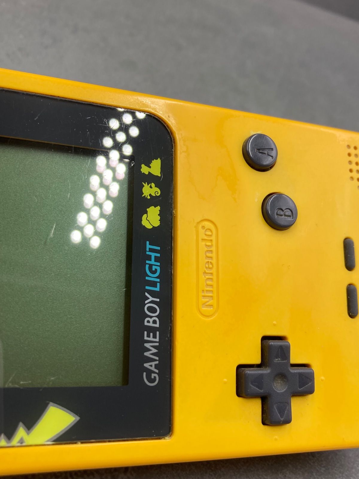  Nintendo ゲームボーイライト 本体 ピカチュウイエロー モデル 動作品 1209-412 本体(ゲームボーイ) ゲームボーイ