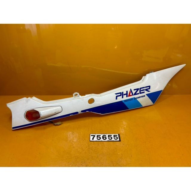 75655 YAMAHA ヤマハ FZ 250 フェザー 1 KG リアカウル サイドカウル シートカウル