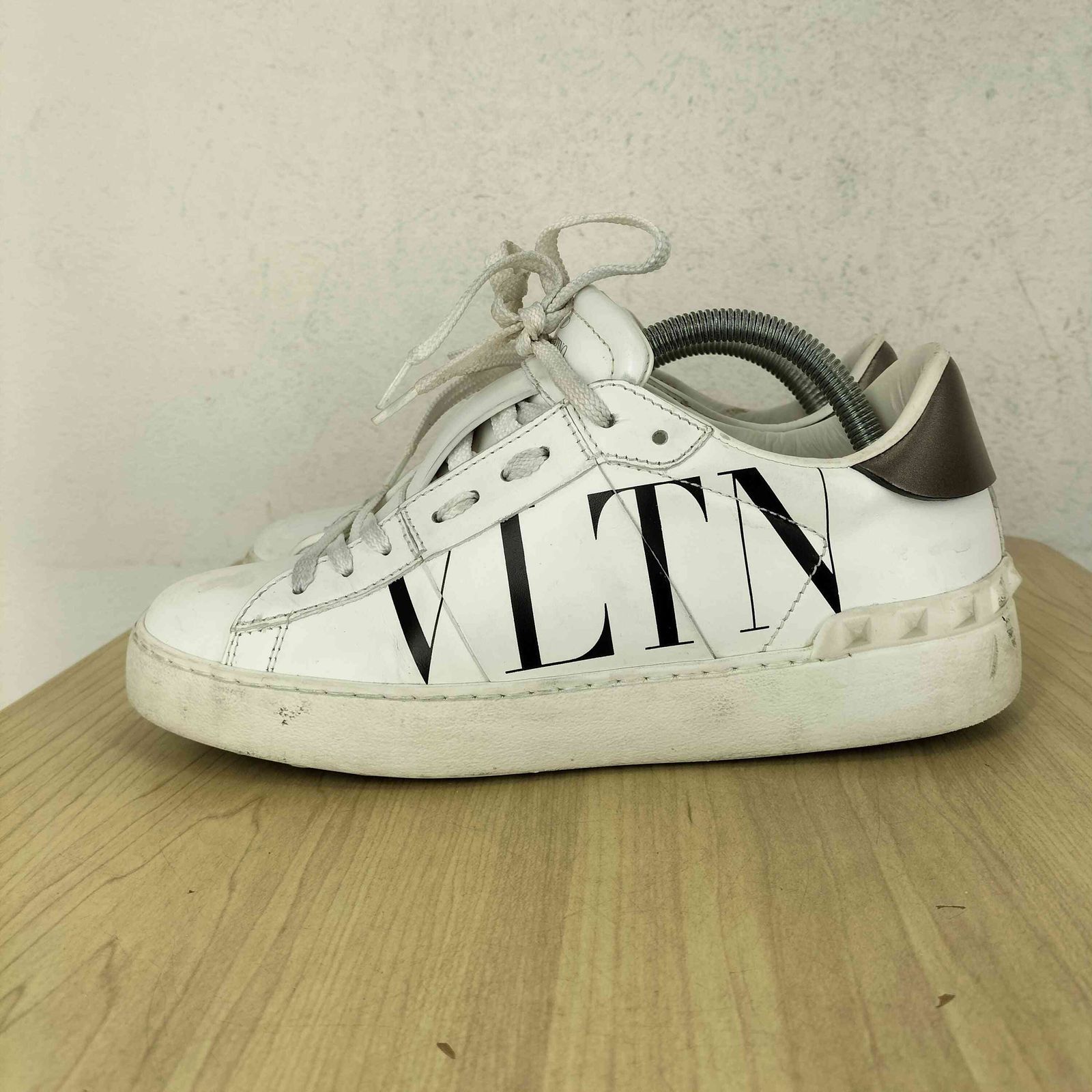 ヴァレンティノ Valentino VLTNロックスタッズスニーカー レディース