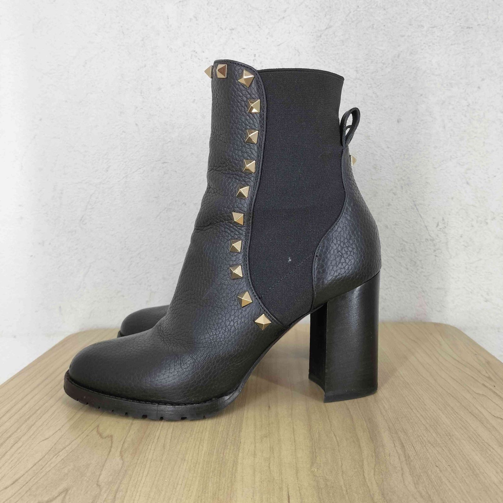 ヴァレンティノ Valentino ロックスタッズ グレインカーフスキン アンクルブーツ レディース 36 1 2