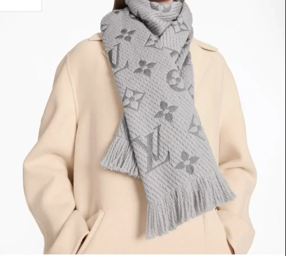 ルイヴィトン ロゴマニア マフラー - グレー - メルカリ