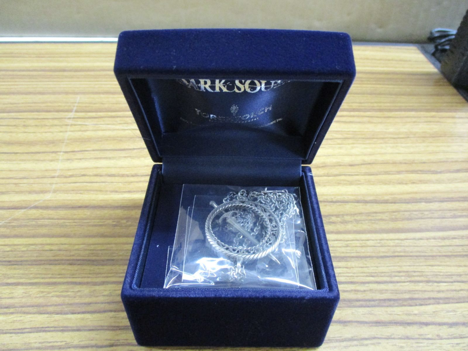 暗月の剣のペンダント TORCH